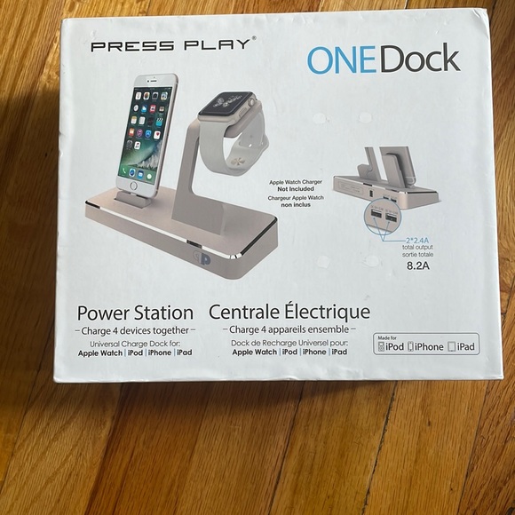 BRAND NEW! Charging Station - Picture 1 of 2